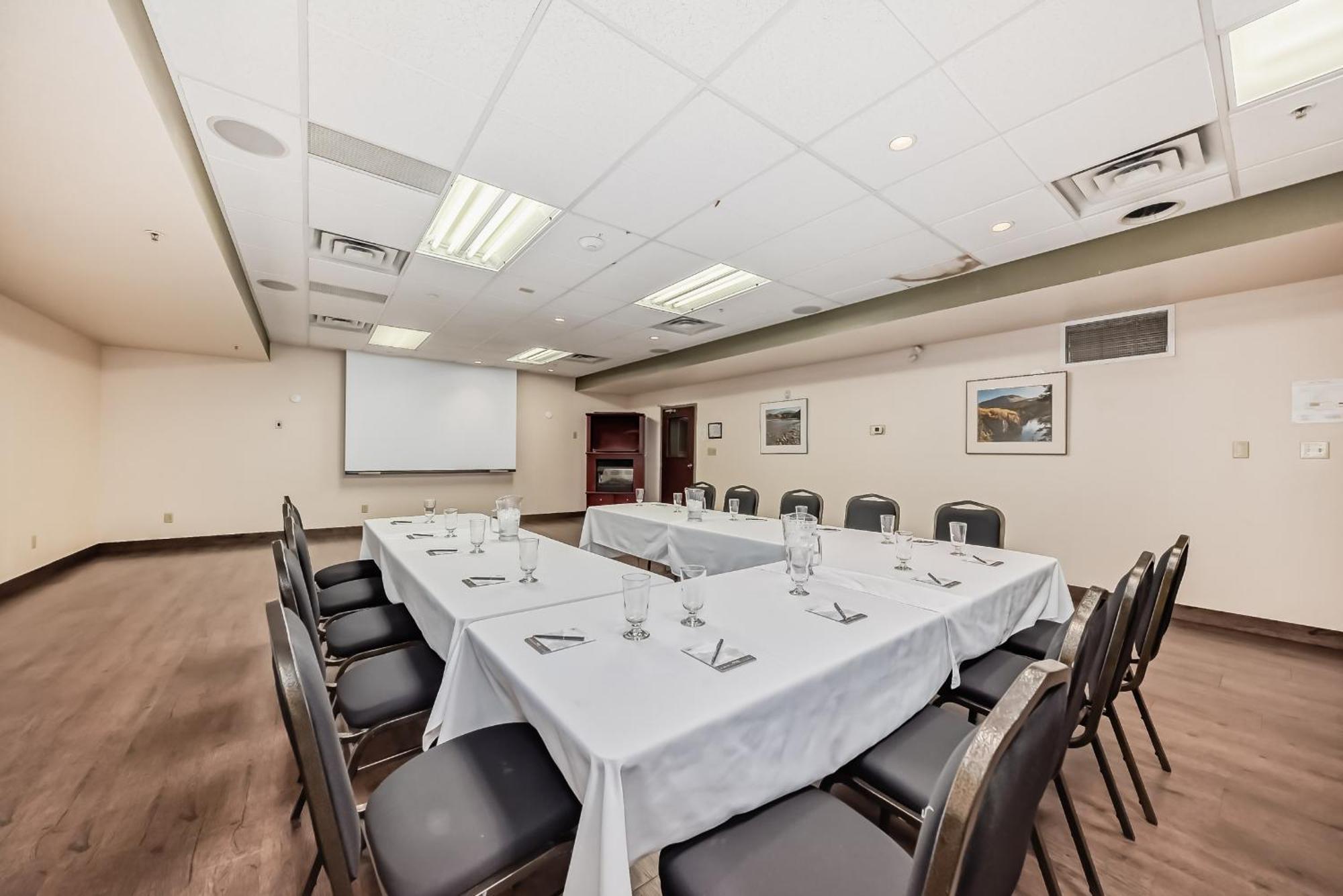 Grande Cache Inn & Suites Екстериор снимка