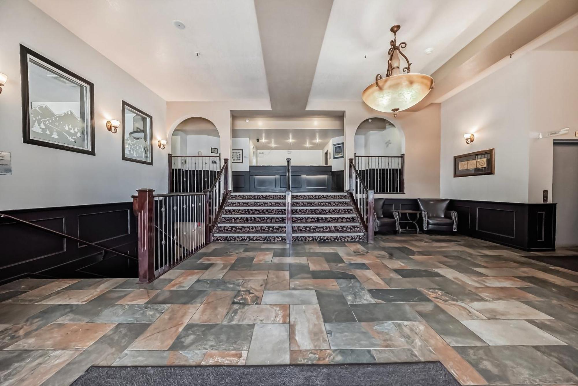 Grande Cache Inn & Suites Екстериор снимка
