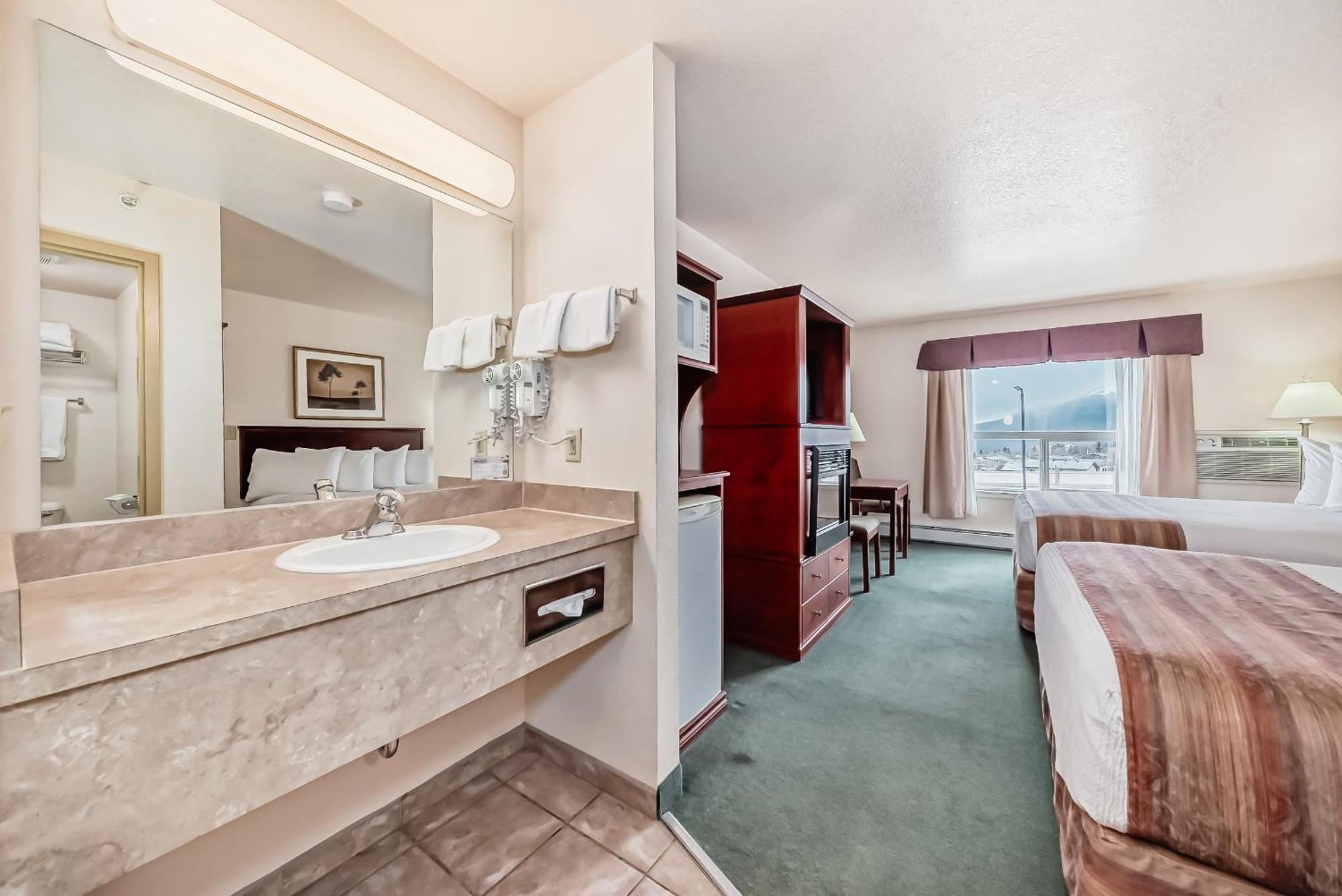 Grande Cache Inn & Suites Екстериор снимка