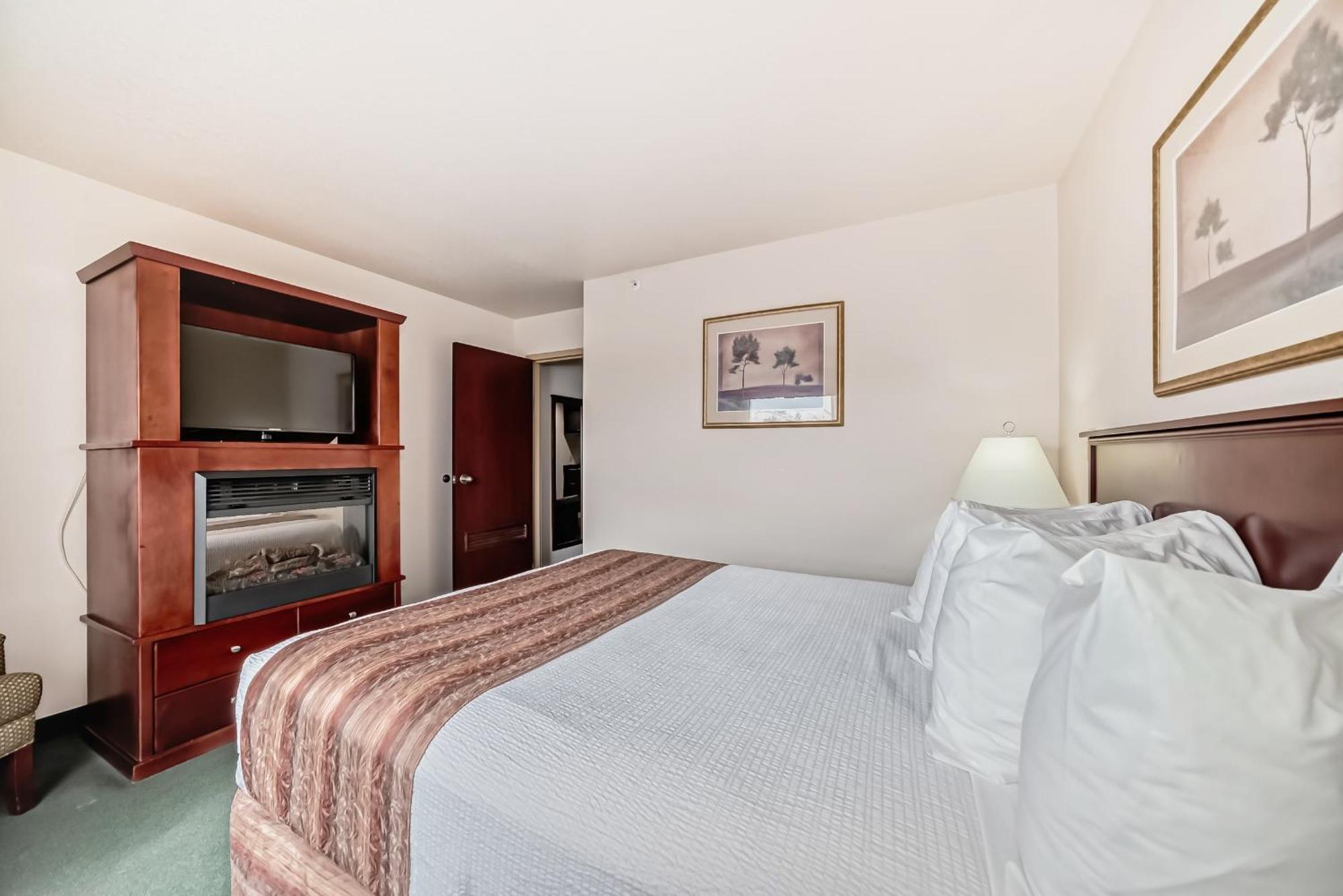 Grande Cache Inn & Suites Екстериор снимка