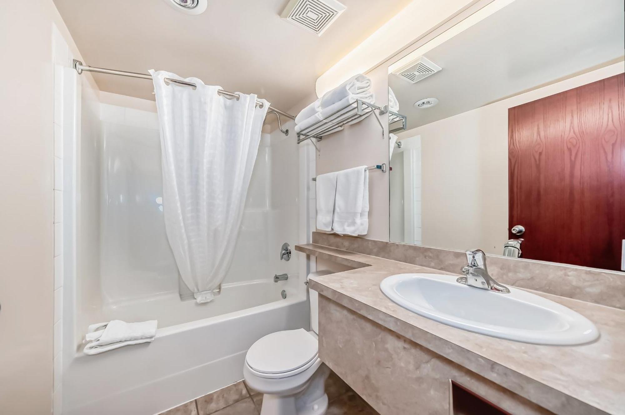 Grande Cache Inn & Suites Екстериор снимка